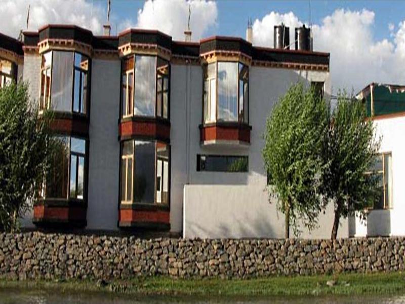 The Nature Residency Hotel Лех Екстериор снимка
